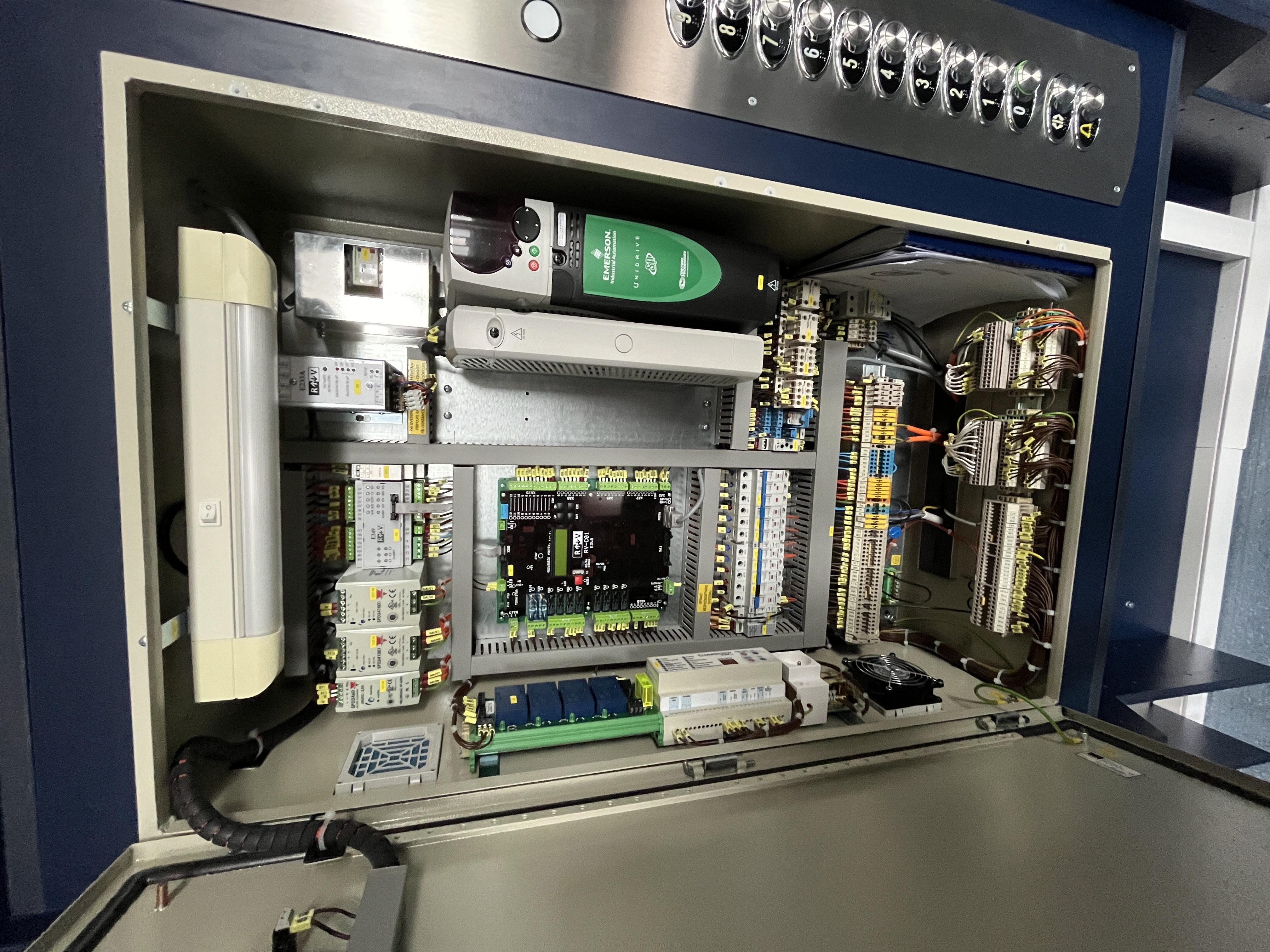 Elektroinstalace – řídicí panel